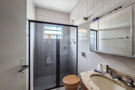 Casa à venda com 177m², 3 quartos e 2 vagasBanheiro