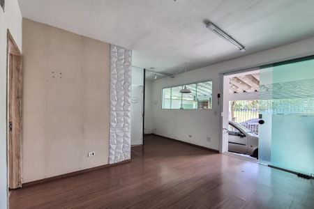 Casa à venda com 177m², 3 quartos e 2 vagasSala