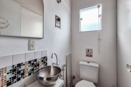 Casa à venda com 177m², 3 quartos e 2 vagasLavabo