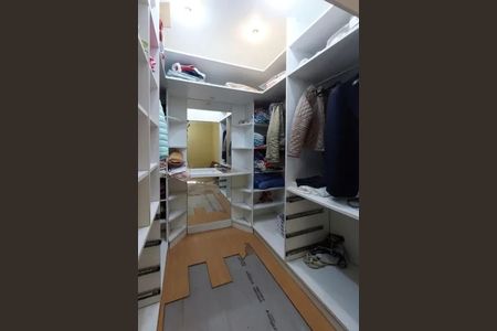 Casa à venda com 355m², 3 quartos e 4 vagasCloset