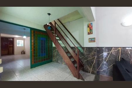 Casa à venda com 355m², 3 quartos e 4 vagasSala