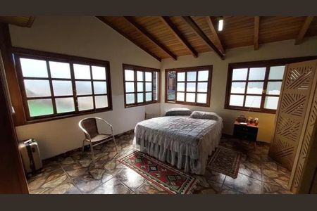 Casa à venda com 355m², 3 quartos e 4 vagasQuarto