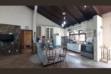 Casa à venda com 355m², 3 quartos e 4 vagasCozinha