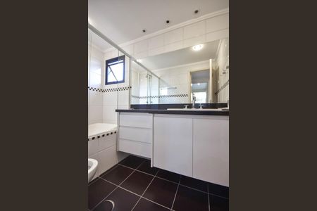 Apartamento à venda com 114m², 4 quartos e 3 vagasBanheiro da Suíte 3