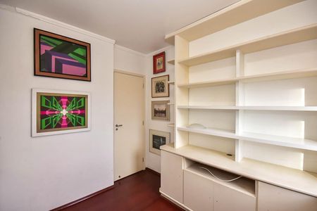 Apartamento à venda com 114m², 4 quartos e 3 vagasQuarto