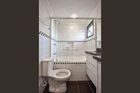 Apartamento à venda com 114m², 4 quartos e 3 vagasBanheiro da Suíte 3