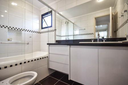 Apartamento à venda com 114m², 4 quartos e 3 vagasBanheiro da Suíte 3