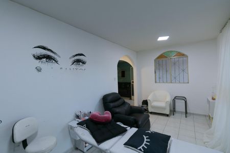 Casa à venda com 180m², 3 quartos e 3 vagas Casa à venda com 180m², 3 quartos e 3 vagasSala