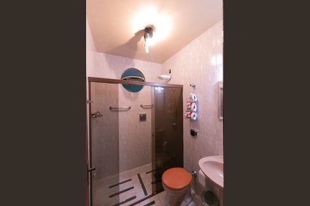 Casa à venda com 180m², 3 quartos e 3 vagas Casa à venda com 180m², 3 quartos e 3 vagasBanheiro Social