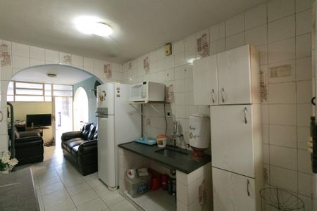 Casa à venda com 180m², 3 quartos e 3 vagas Casa à venda com 180m², 3 quartos e 3 vagasCozinha