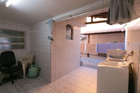 Casa à venda com 180m², 3 quartos e 3 vagas Casa à venda com 180m², 3 quartos e 3 vagasArea de serviço