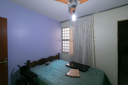 Casa à venda com 180m², 3 quartos e 3 vagas Casa à venda com 180m², 3 quartos e 3 vagasSuite