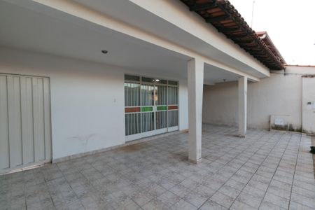 Casa à venda com 180m², 3 quartos e 3 vagas Casa à venda com 180m², 3 quartos e 3 vagasArea comum