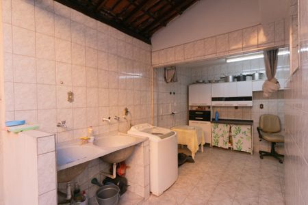 Casa à venda com 180m², 3 quartos e 3 vagas Casa à venda com 180m², 3 quartos e 3 vagasArea de serviço