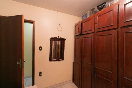 Casa à venda com 180m², 3 quartos e 3 vagas Casa à venda com 180m², 3 quartos e 3 vagasQuarto 1