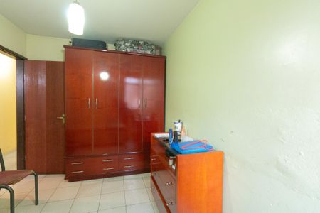 Casa à venda com 180m², 3 quartos e 3 vagas Casa à venda com 180m², 3 quartos e 3 vagasQuarto 2