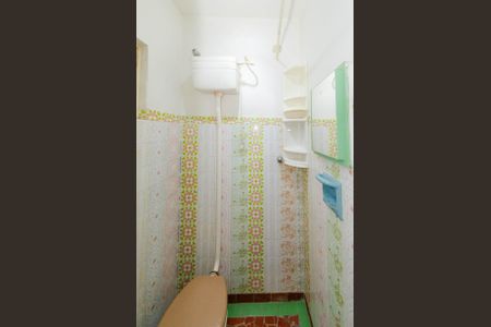 Apartamento à venda com 74m², 2 quartos e sem vaga Apartamento à venda com 74m², 2 quartos e sem vagaBanheiro de serviço