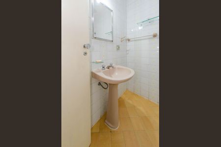 Apartamento à venda com 74m², 2 quartos e sem vaga Apartamento à venda com 74m², 2 quartos e sem vagaBanheiro