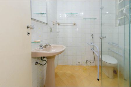 Apartamento à venda com 74m², 2 quartos e sem vaga Apartamento à venda com 74m², 2 quartos e sem vagaBanheiro