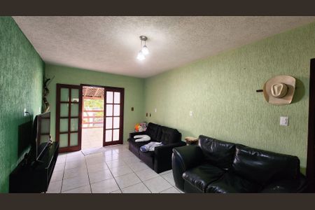 Casa à venda com 254m², 3 quartos e 5 vagasSala
