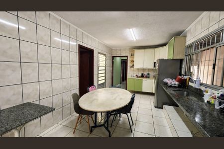 Casa à venda com 254m², 3 quartos e 5 vagasCozinha