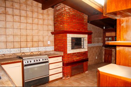 Casa à venda com 495m², 4 quartos e 2 vagas Casa à venda com 495m², 4 quartos e 2 vagasCozinha