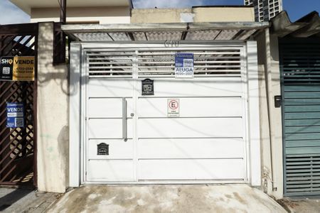 Casa para alugar com 200m², 3 quartos e 2 vagasFachada + Placa