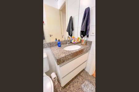 Apartamento à venda com 105m², 3 quartos e 2 vagasBanheiro da Suíte