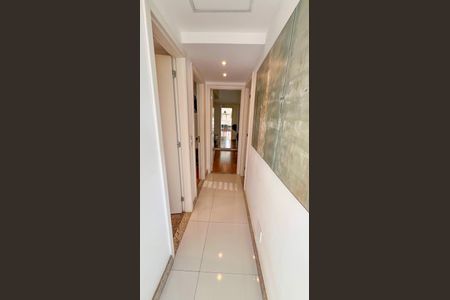 Apartamento à venda com 105m², 3 quartos e 2 vagasCorredor