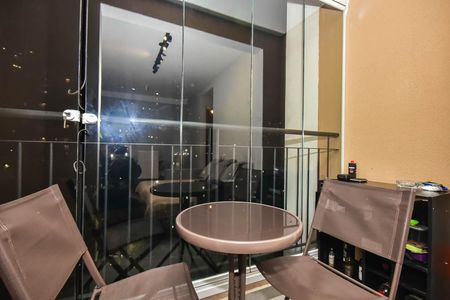 Apartamento à venda com 57m², 2 quartos e 1 vagaVaranda