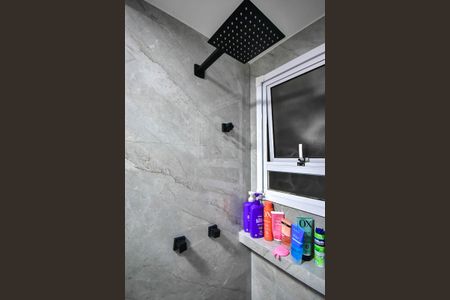 Apartamento à venda com 57m², 2 quartos e 1 vagaChuveiro do Banheiro da Suíte 2