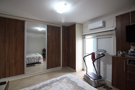 Casa à venda com 298m², 4 quartos e 5 vagasSuíte 01