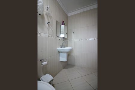 Casa à venda com 298m², 4 quartos e 5 vagasSuíte 02 Banheiro