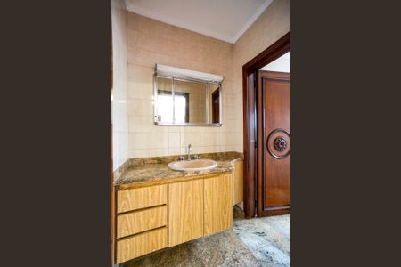 Casa para alugar com 450m², 4 quartos e 7 vagasBanheiro da suíte 03