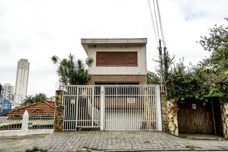 Casa para alugar com 450m², 4 quartos e 7 vagasFachada