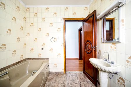 Casa para alugar com 450m², 4 quartos e 7 vagasBanheiro da suíte 02