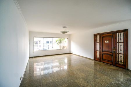Casa para alugar com 450m², 4 quartos e 7 vagasSala