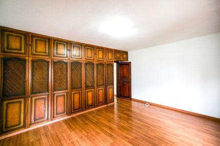 Casa para alugar com 450m², 4 quartos e 7 vagasSuíte 02