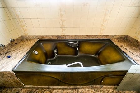 Casa para alugar com 450m², 4 quartos e 7 vagasBanheiro da suíte 04