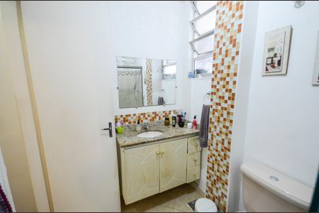 Apartamento à venda com 55m², 2 quartos e sem vagaBanheiro