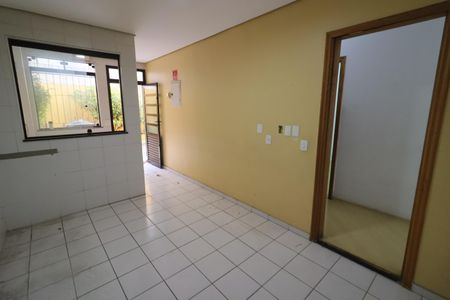 Casa à venda com 288m², 6 quartos e 7 vagasCozinha 1