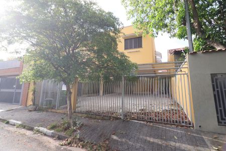 Casa à venda com 288m², 6 quartos e 7 vagasFachada