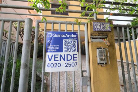 Casa à venda com 288m², 6 quartos e 7 vagasFachada