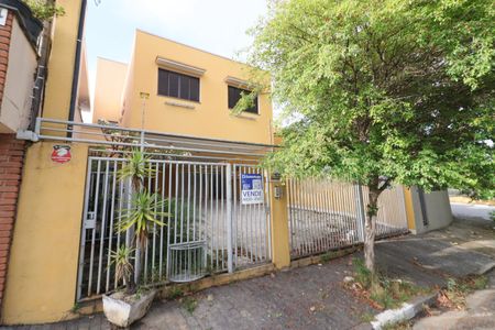 Casa à venda com 288m², 6 quartos e 7 vagasFachada