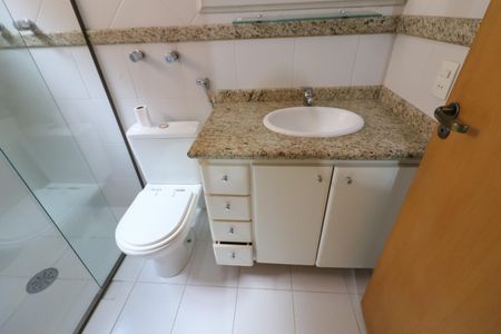 Casa à venda com 288m², 6 quartos e 7 vagasBanheiro da Suíte