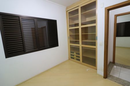 Casa à venda com 288m², 6 quartos e 7 vagasQuarto 5