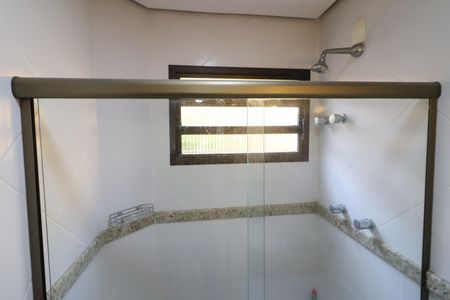 Casa à venda com 288m², 6 quartos e 7 vagasBanheiro 1