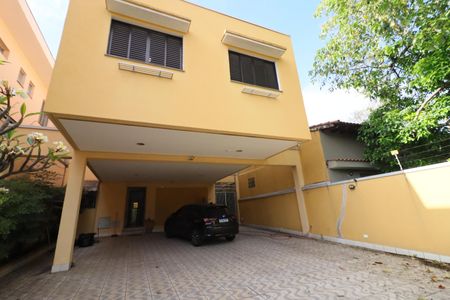 Casa à venda com 288m², 6 quartos e 7 vagasGaragem
