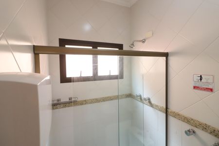 Casa à venda com 288m², 6 quartos e 7 vagasBanheiro da Suíte