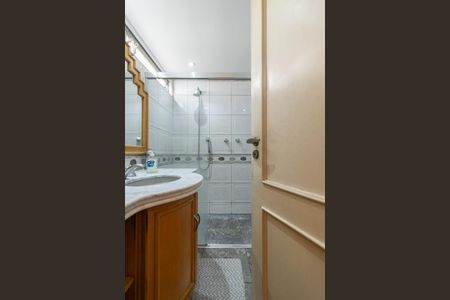 Apartamento à venda com 137m², 3 quartos e 1 vagaBanheiro da Suíte